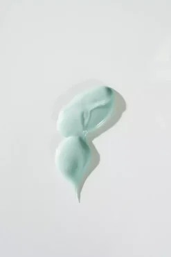 BLUE BALANCE lekki krem nawilżenie + wygładzenie o półmatowym wykończeniu 50ml