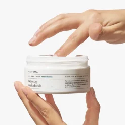 Odżywcze masło do ciała o zapachu kokosa i migdałów 200ml